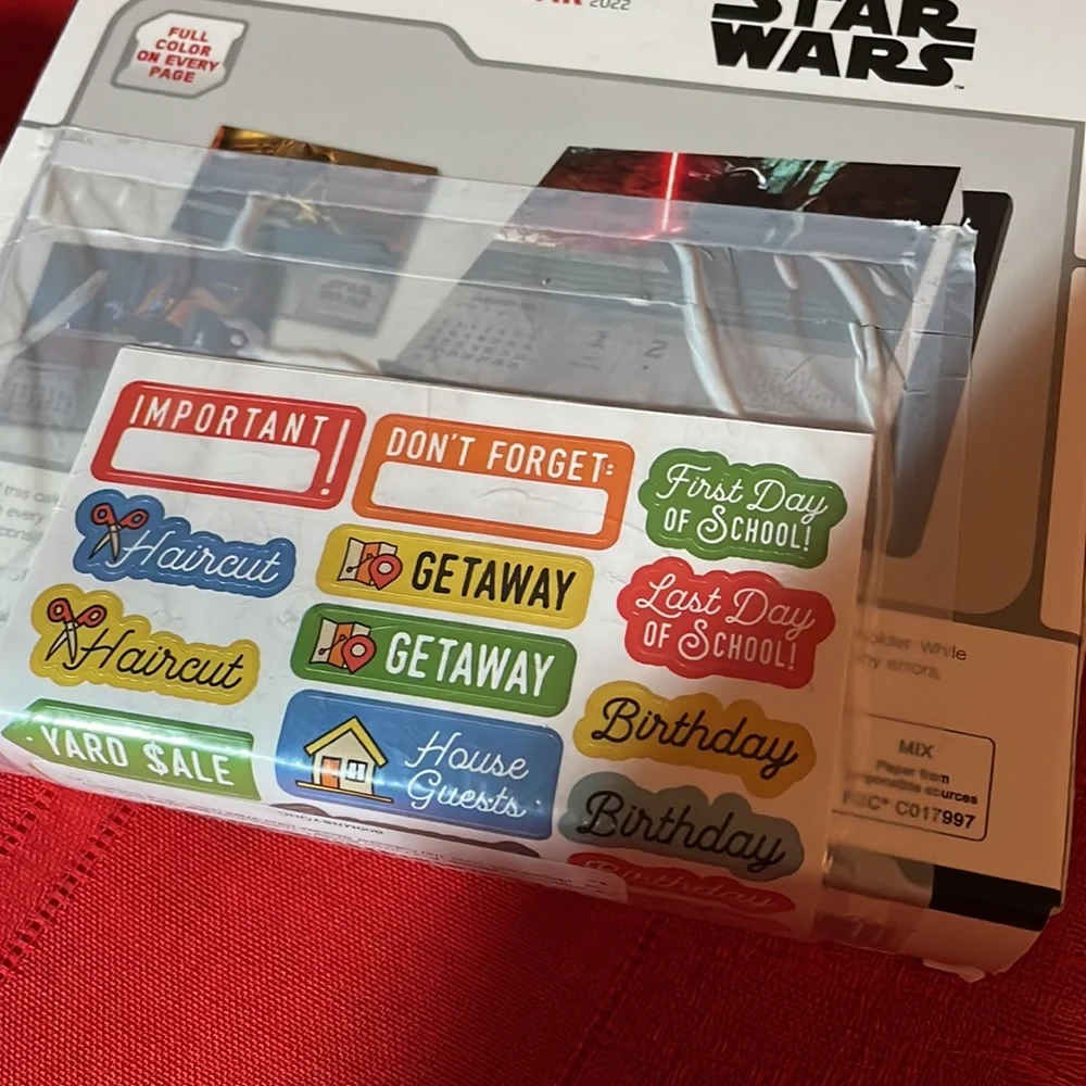 NWT 2022 Star Wars calendar - still 6 months left (Mlb)